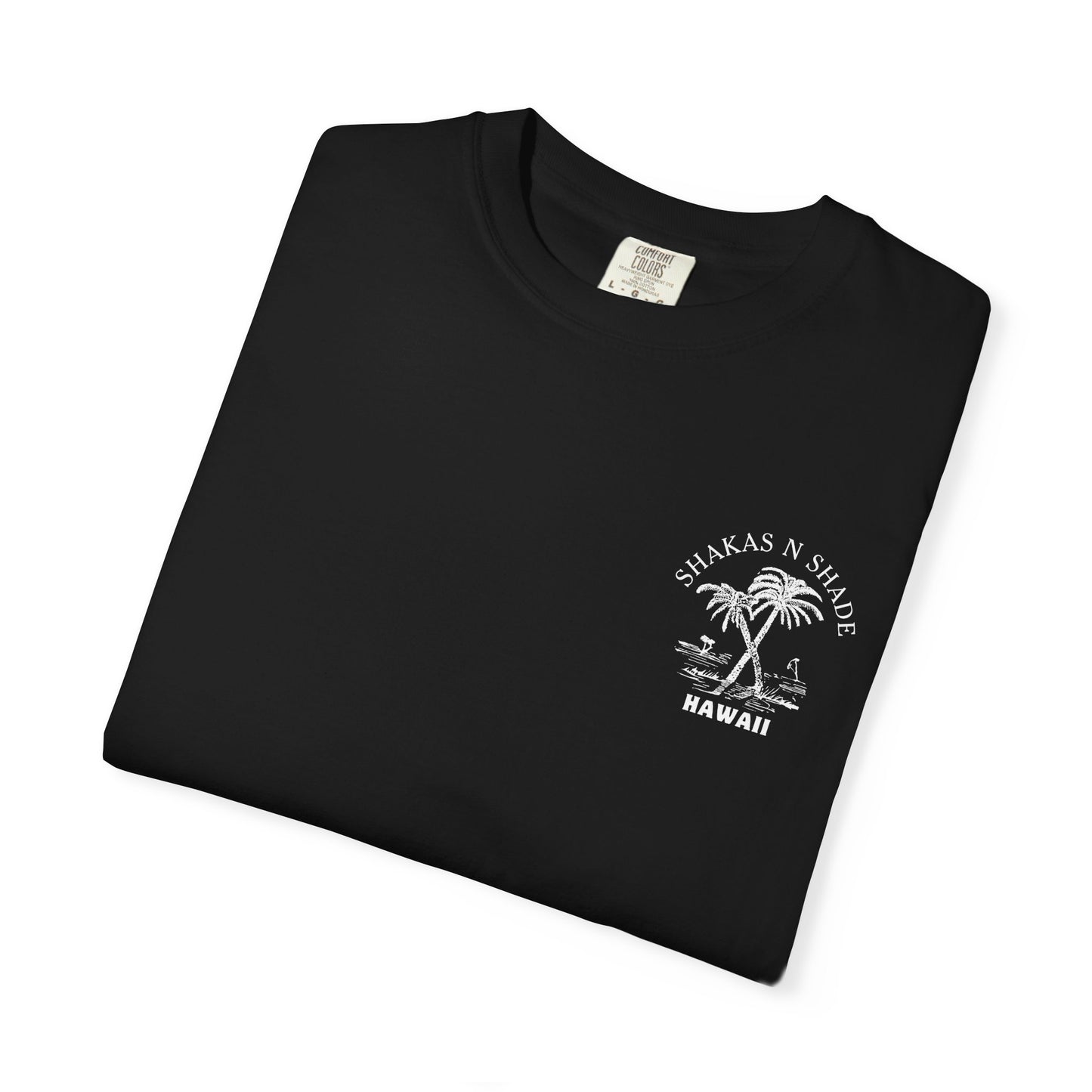 He aliʻi ka ʻāina, he kauwā ke kanaka (The land is chief, man is its servant) Mens T-Shirt