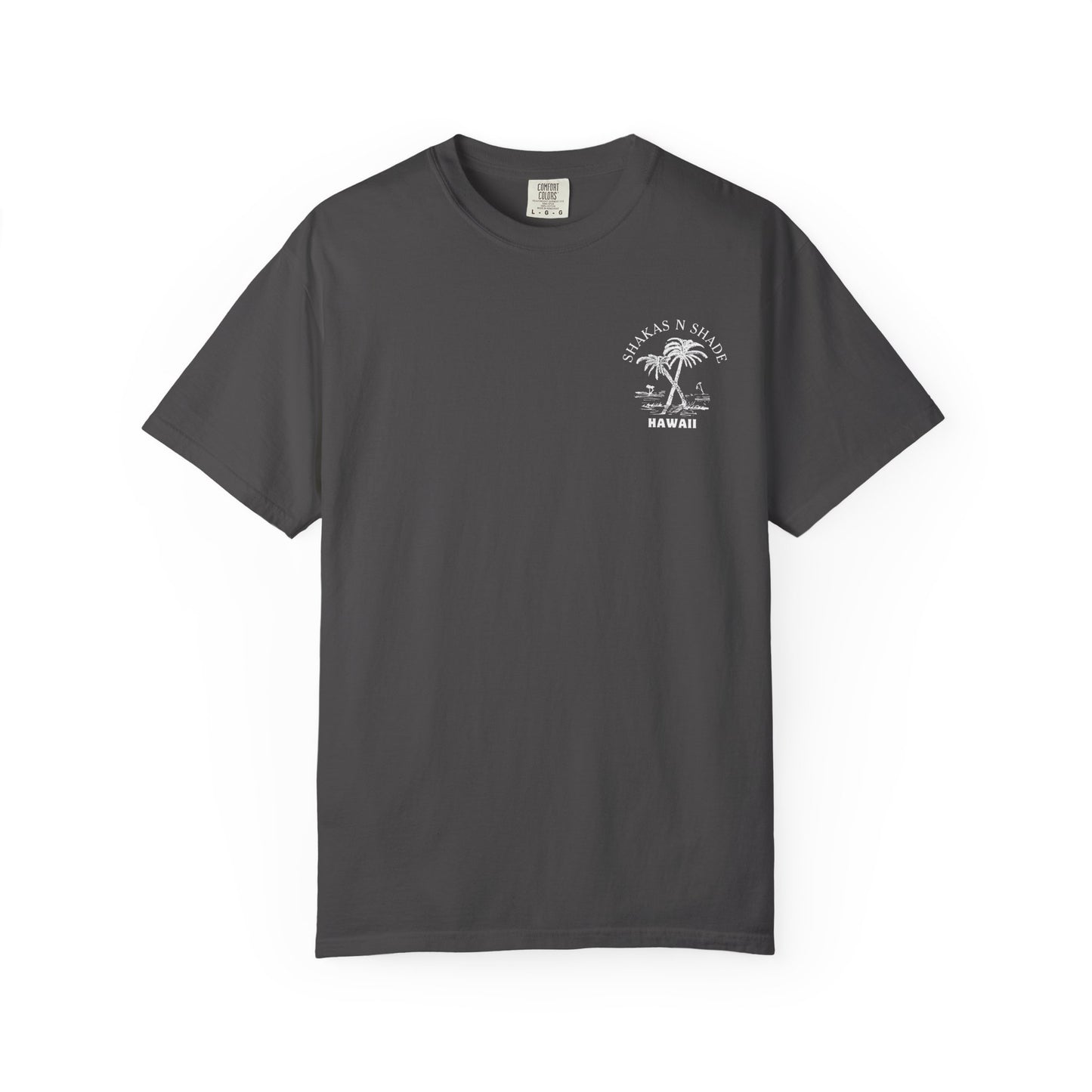He aliʻi ka ʻāina, he kauwā ke kanaka (The land is chief, man is its servant) Mens T-Shirt