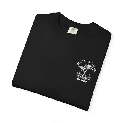 He aliʻi ka ʻāina, he kauwā ke kanaka (The land is chief, man is its servant) Mens T-Shirt